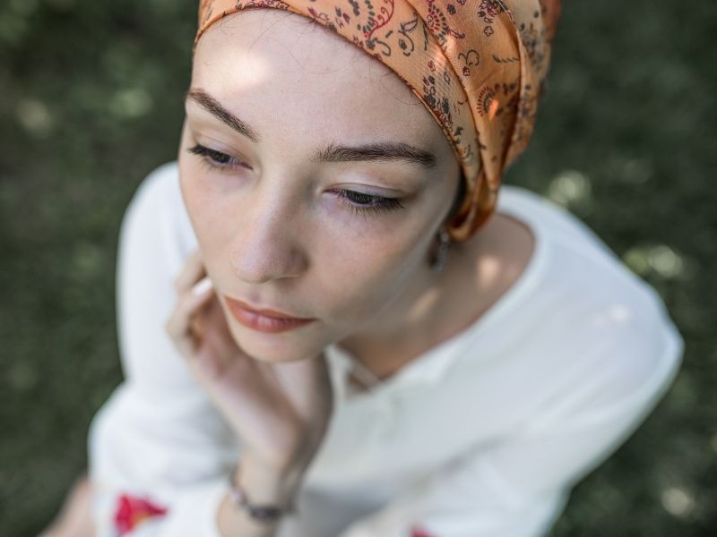 Il progetto La vita sotto il turbante offres sostegno alle donne malate di cancro al seno e alla detenute